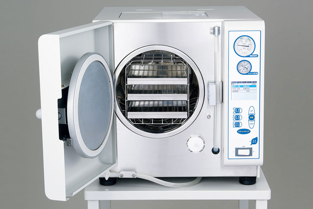 オートクレーブによる治療器具の滅菌